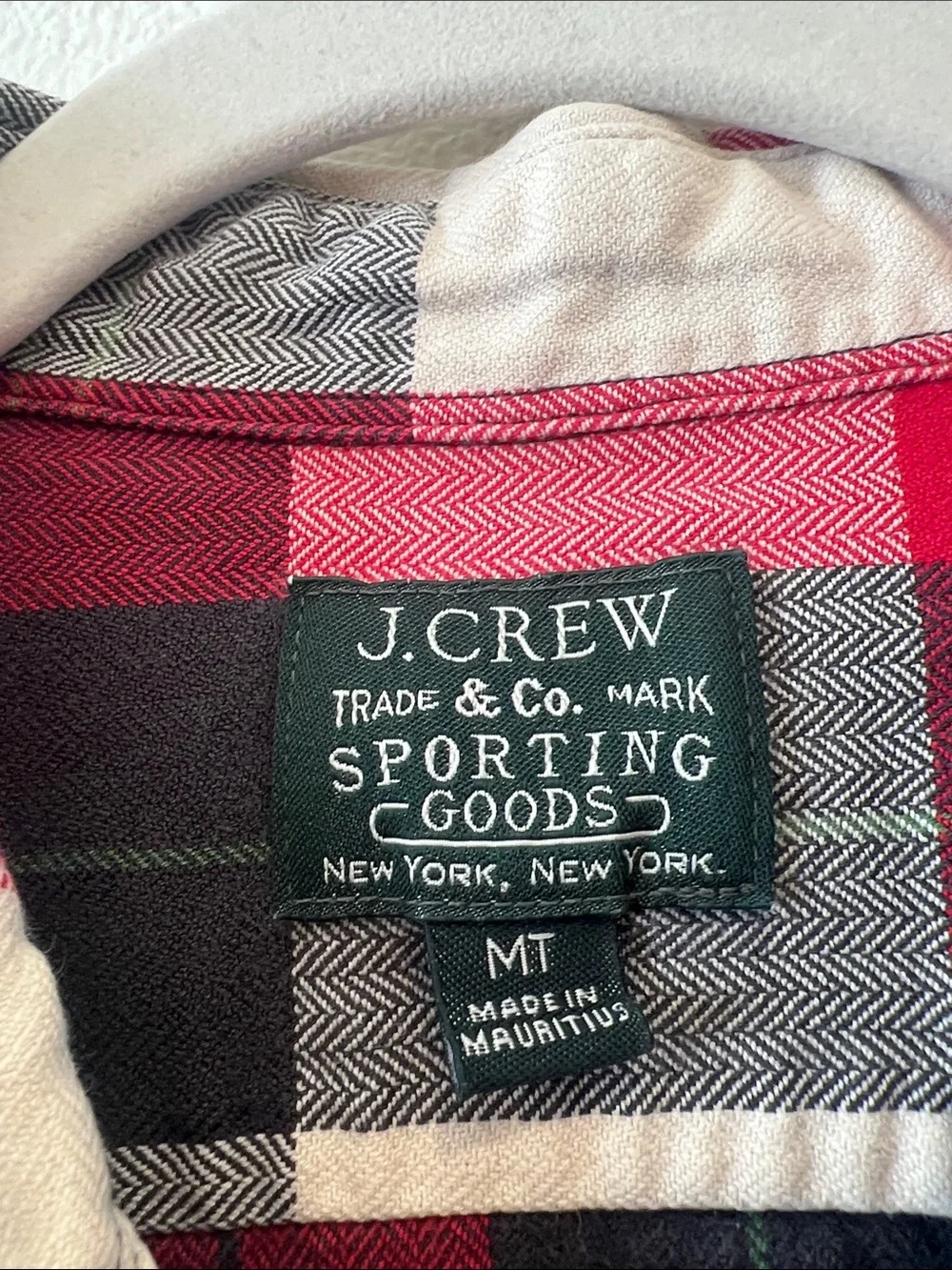 J. Crew Red Black and White Plaid Button-Down Shirt Men Size MT